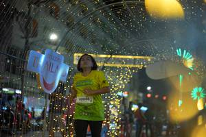 BIB: 60046
                            <button type="button" onclick="openModal(21750635)" class="btn btn-primary btn-sm float-right btn-popup" data-toggle="modal" data-target=".modal-high-quality">
                        <i class="fas fa-shopping-cart"></i> Add to Cart
                    </button>
                                            <button type="button" onclick="isThisMe(21750635, true)" class="btn btn-success btn-sm float-right btn-popup btn-isme hidden" data-toggle="tooltip" data-placement="bottom" title="นี่คือรูปของคุณใช่ไหม คลิกที่นี่เพื่อเอาเข้าอัลบั้ม">
                        <i class="fas fa-plus"></i> Add to album
                    </button>
                    <button type="button" onclick="isThisMe(21750635, false)" class="btn btn-warning btn-sm float-right btn-popup btn-isnotme hidden">
                        <i class="fas fa-ban"></i> Remove from album
                    </button>